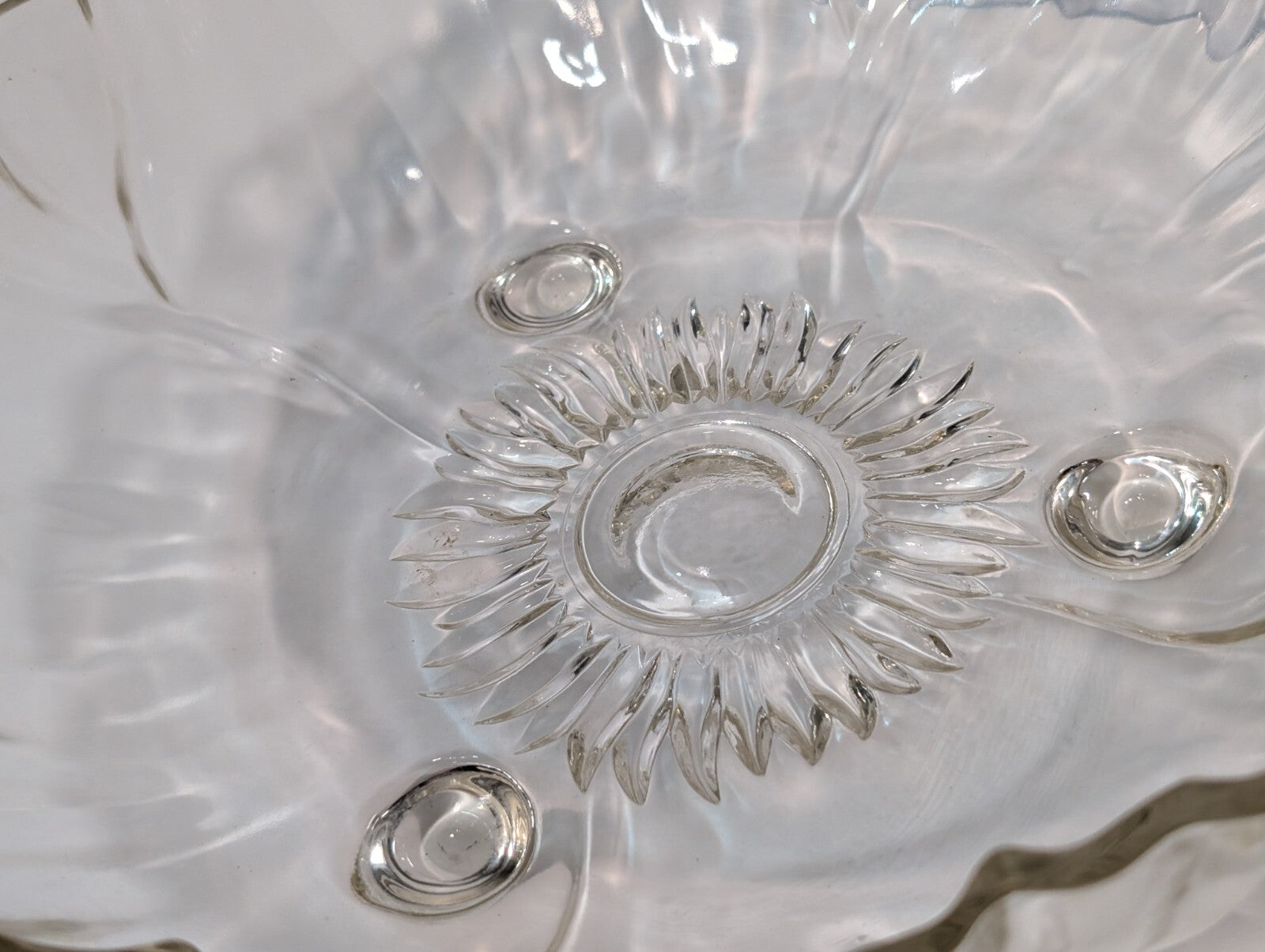Vintage Indiana Glass 3-Footed Mid-Century Sunflower 11" Glass Bowl