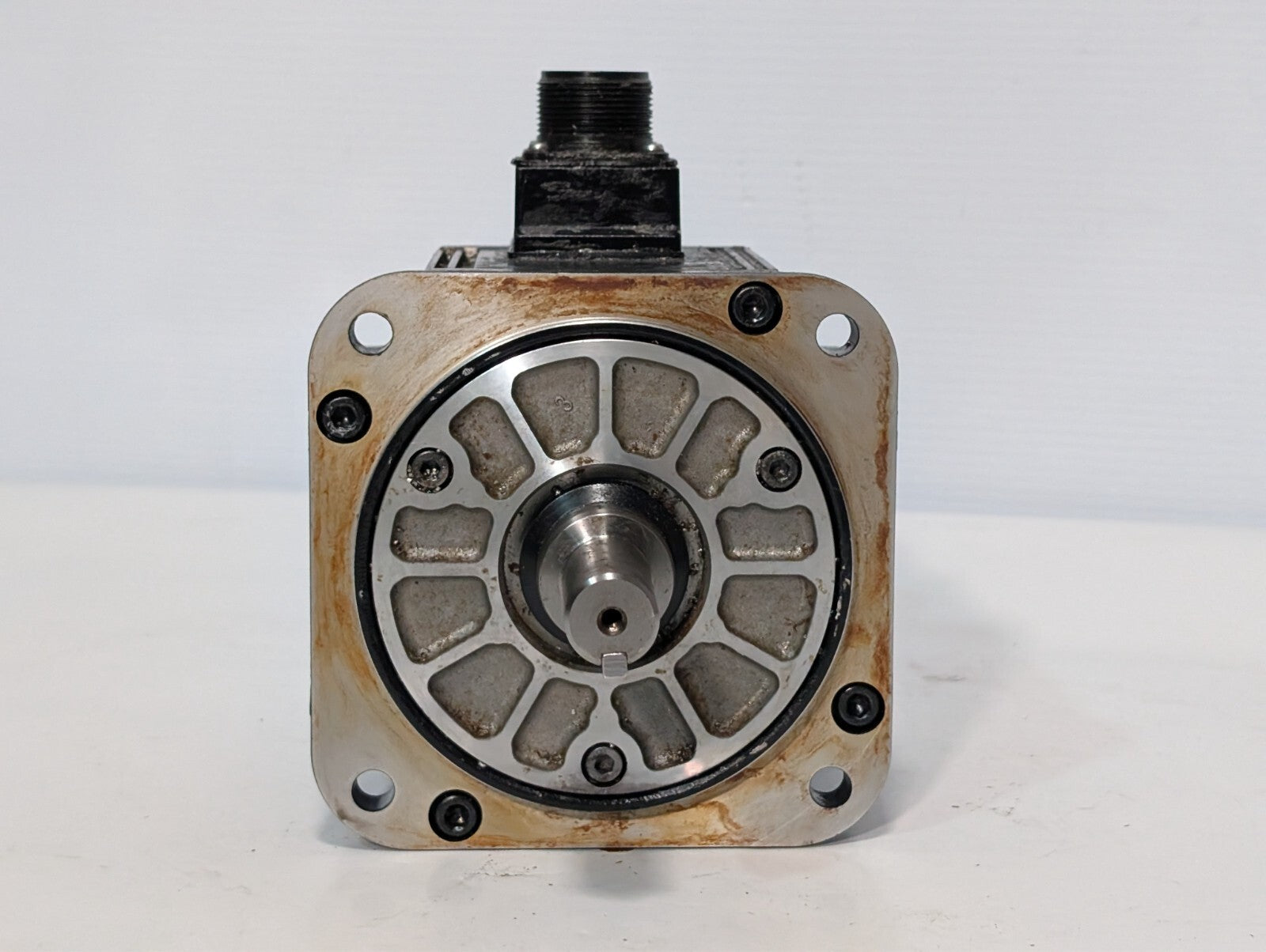 Yaskawa SGMG-05A2AB AC Servo Motor 450W 1500RPM 3.8A 200V Continuous