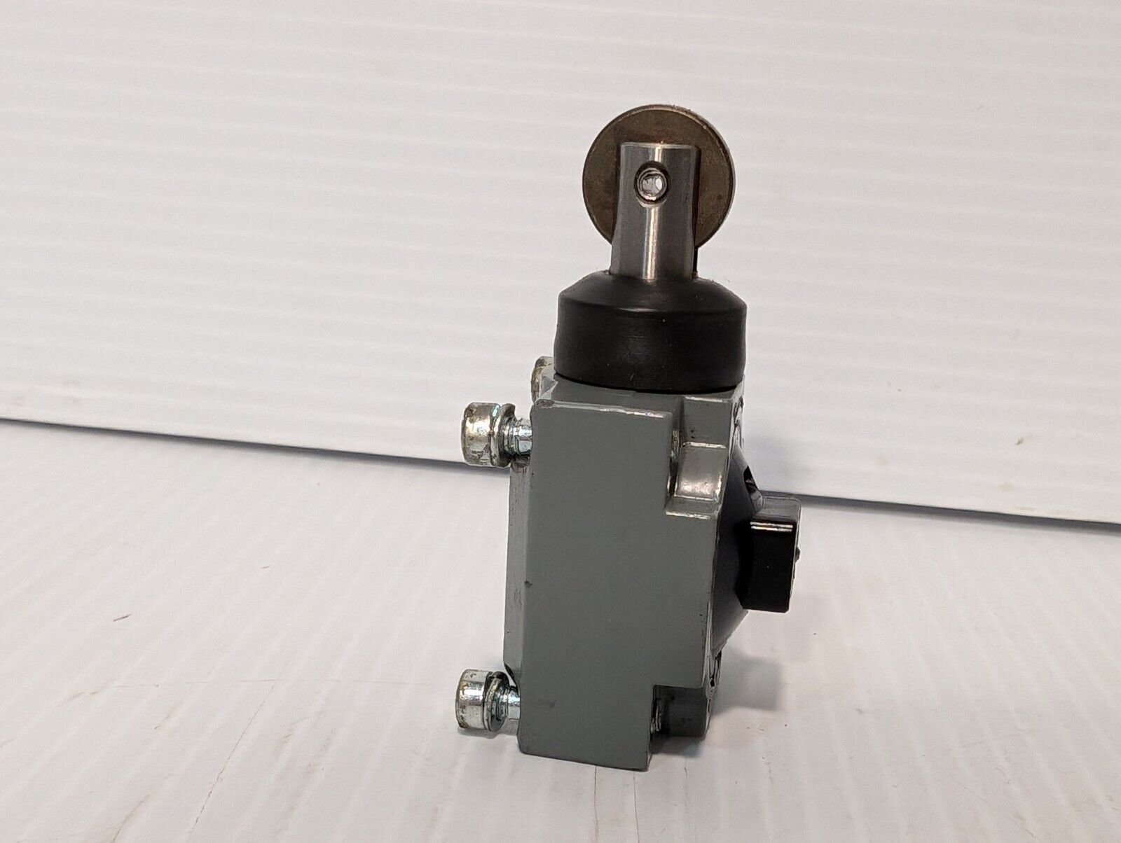 Square D Operating Head, Type: F, 9007 Ser. A, Pretravel: 08