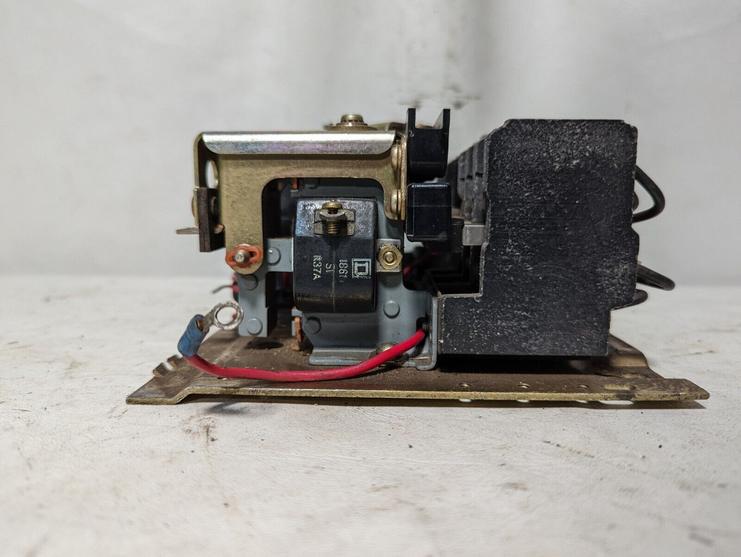 Square D 8736 starter, size 0, 20A open, 5HP for 3 phase, with 550/600VAC coil