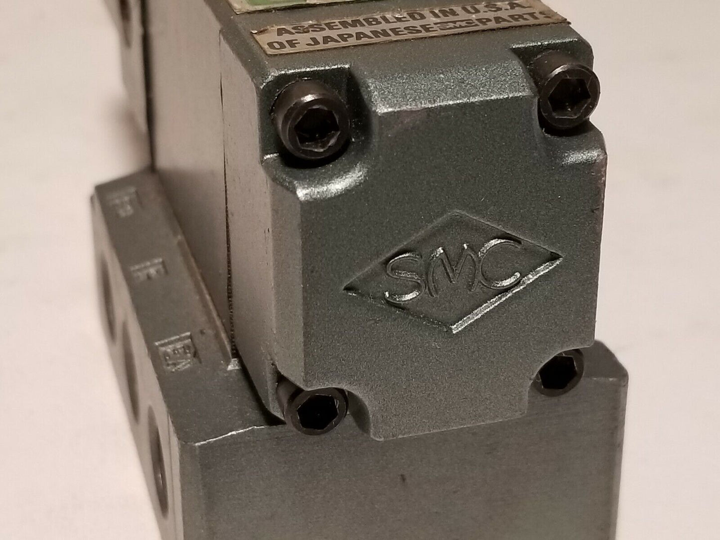 SMC Pneumatics directional air valve NVSH4214-000
