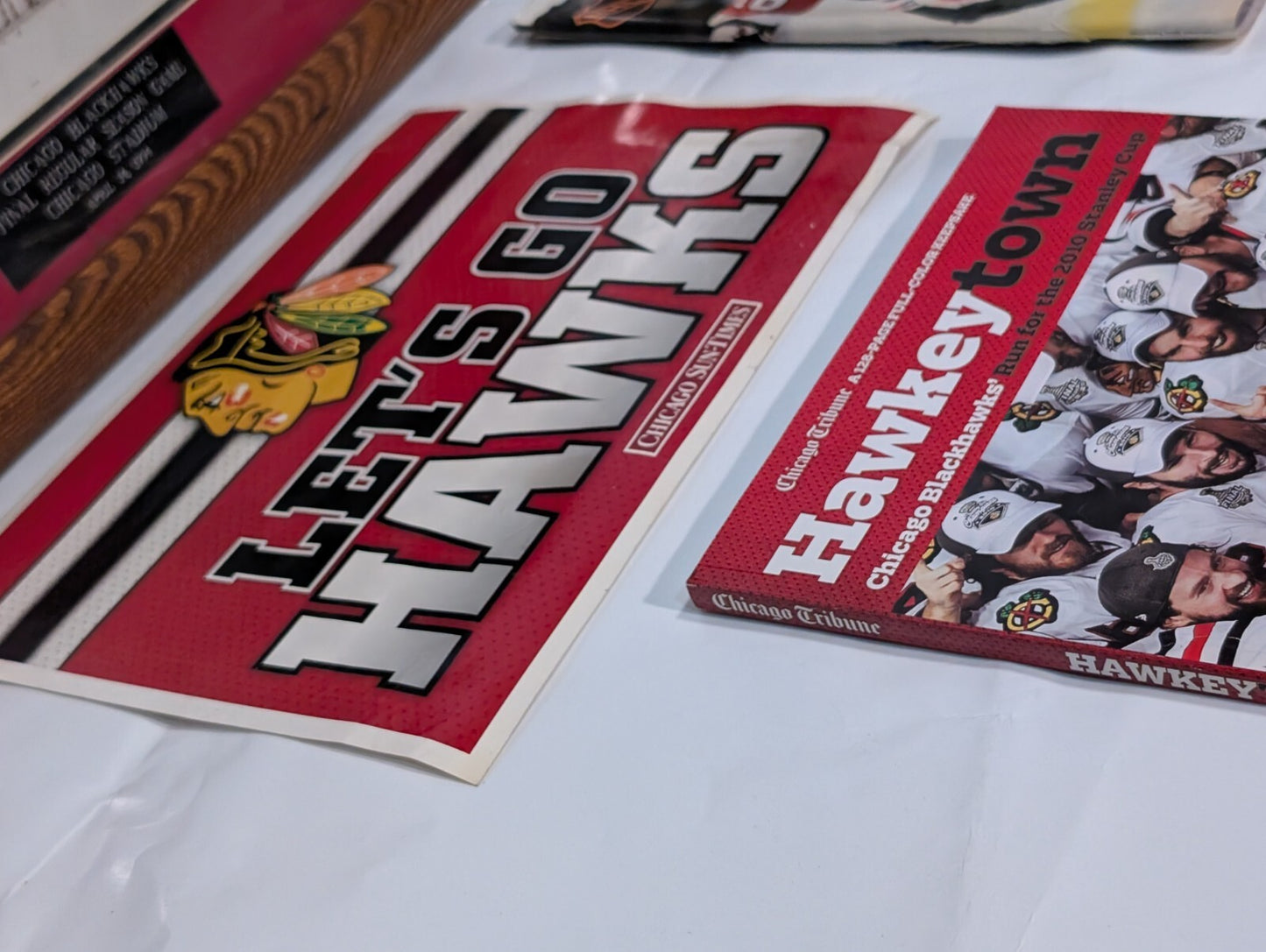 Lot of 10 Pieces - Chicago Blackhawks Collectables \ Memorabilia