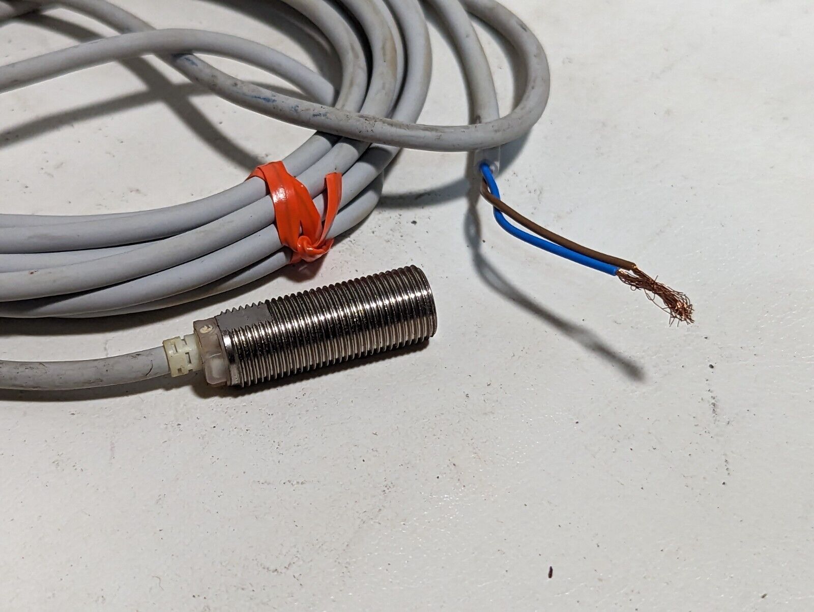 Yamatake proximity sensor, unknown type, details, unidentifiable