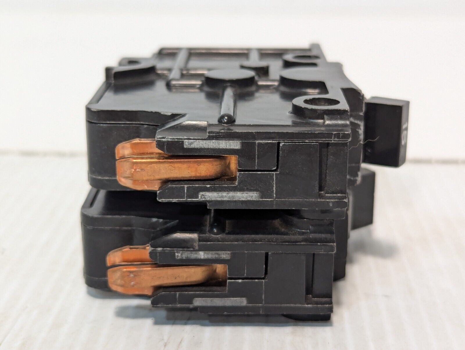Challenger Circuit Breaker, Stab-Lok, 15A, 1-Pole, 120/240vac - Free Shipping