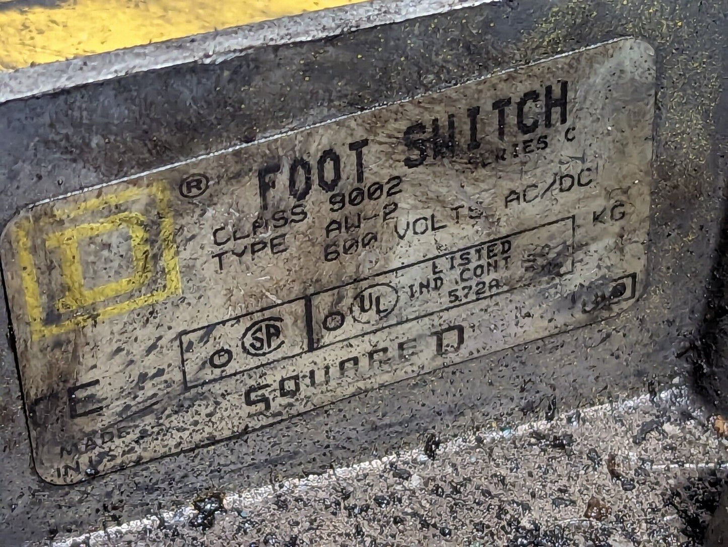 Square D 9002 AW-2 Foot Switch (With Guard), Series C, 600VAC/DC