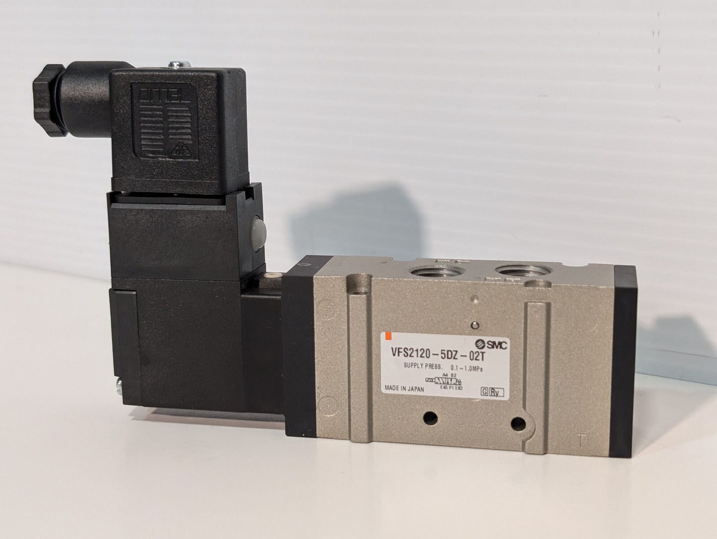 SMC VFS2120-5DZ-02T Solenoid Valve, TVFS2B26, 21-26VDC, VFS2000 Series