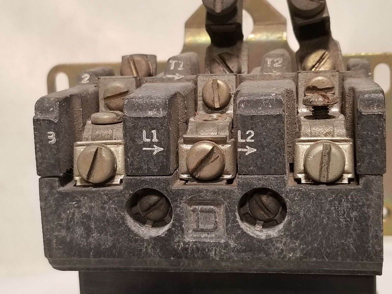 Square D 8502CC-1B contactor, 100VAC, 110/115VAC coil, NEMA size 1, max HP 2