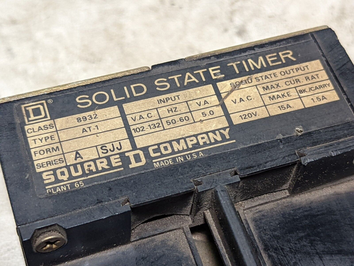 Square D 8932 AT-1 solid state timer, input 102-132, solid state output 120VAC