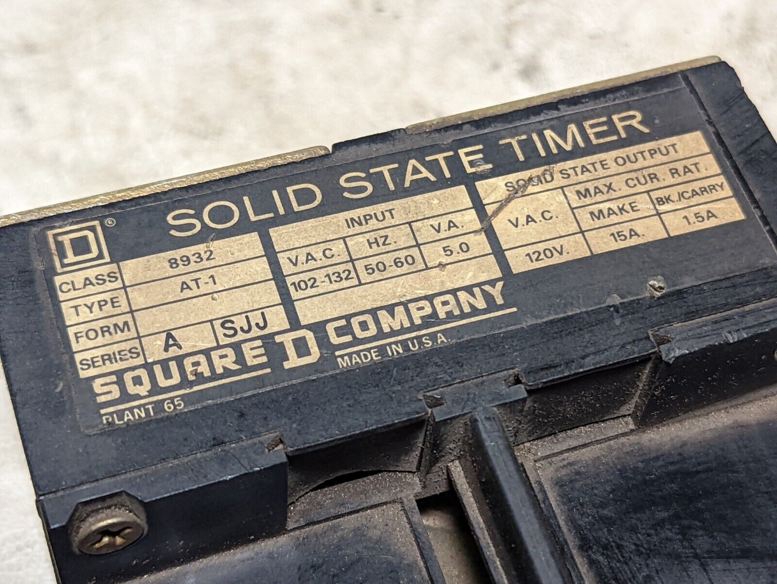 Square D 8932 AT-1 solid state timer, input 102-132, solid state output 120VAC