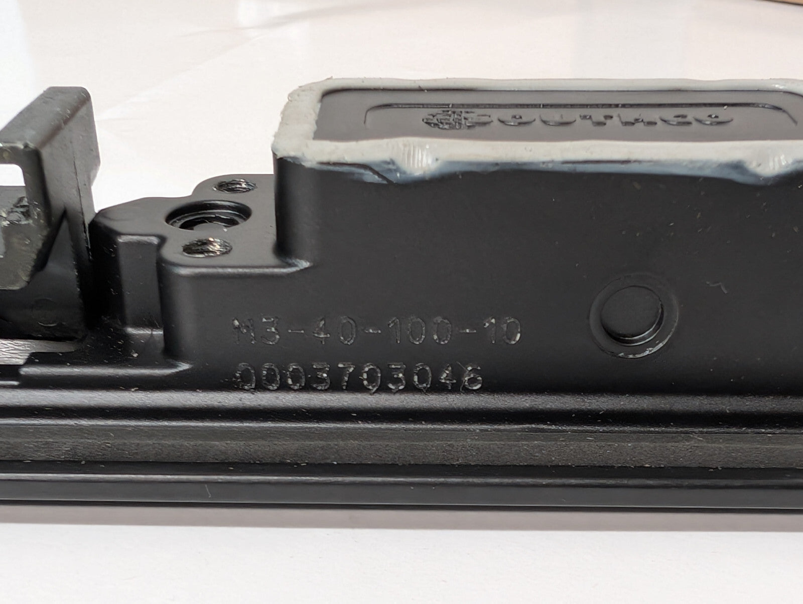 Southco M3-40-100-10 Multi-Point Compression Latch Actuator Key Lock, Zinc Alloy