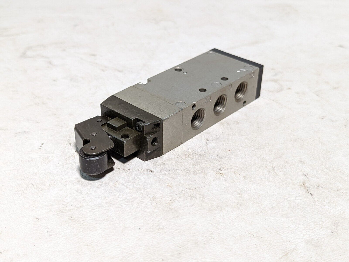 SMC NVFM250-N02-018 air valve, oper. press. 0-140PSIG