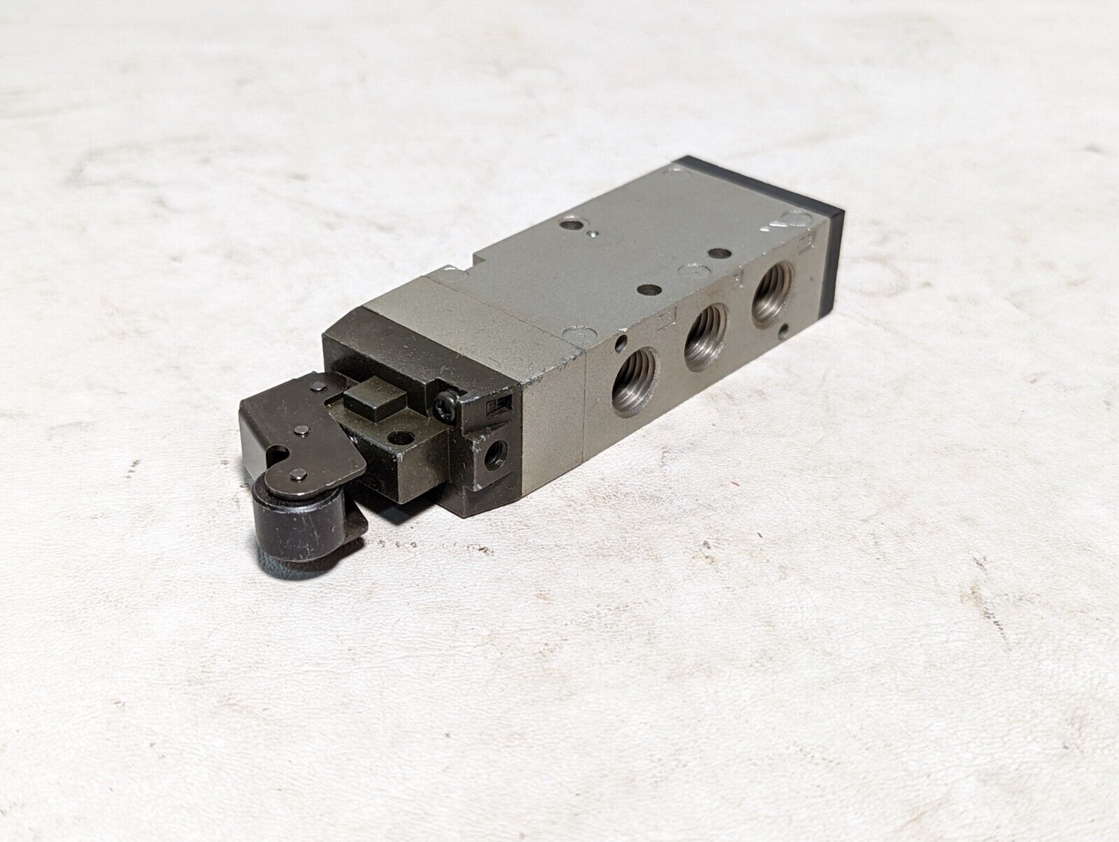 SMC NVFM250-N02-018 air valve, oper. press. 0-140PSIG