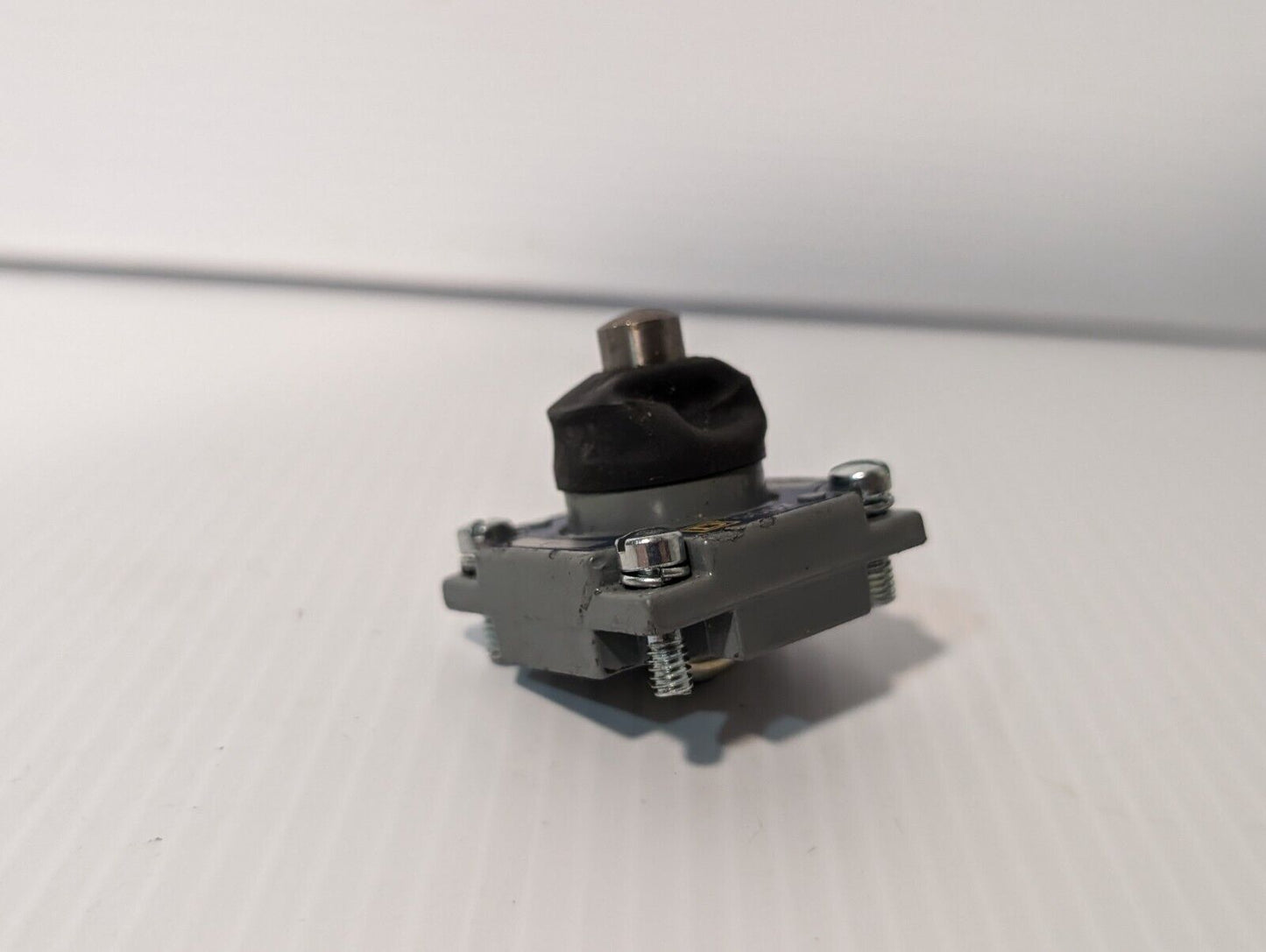 Square D 9007 Operating Head, Ser. A Mexico + Returns