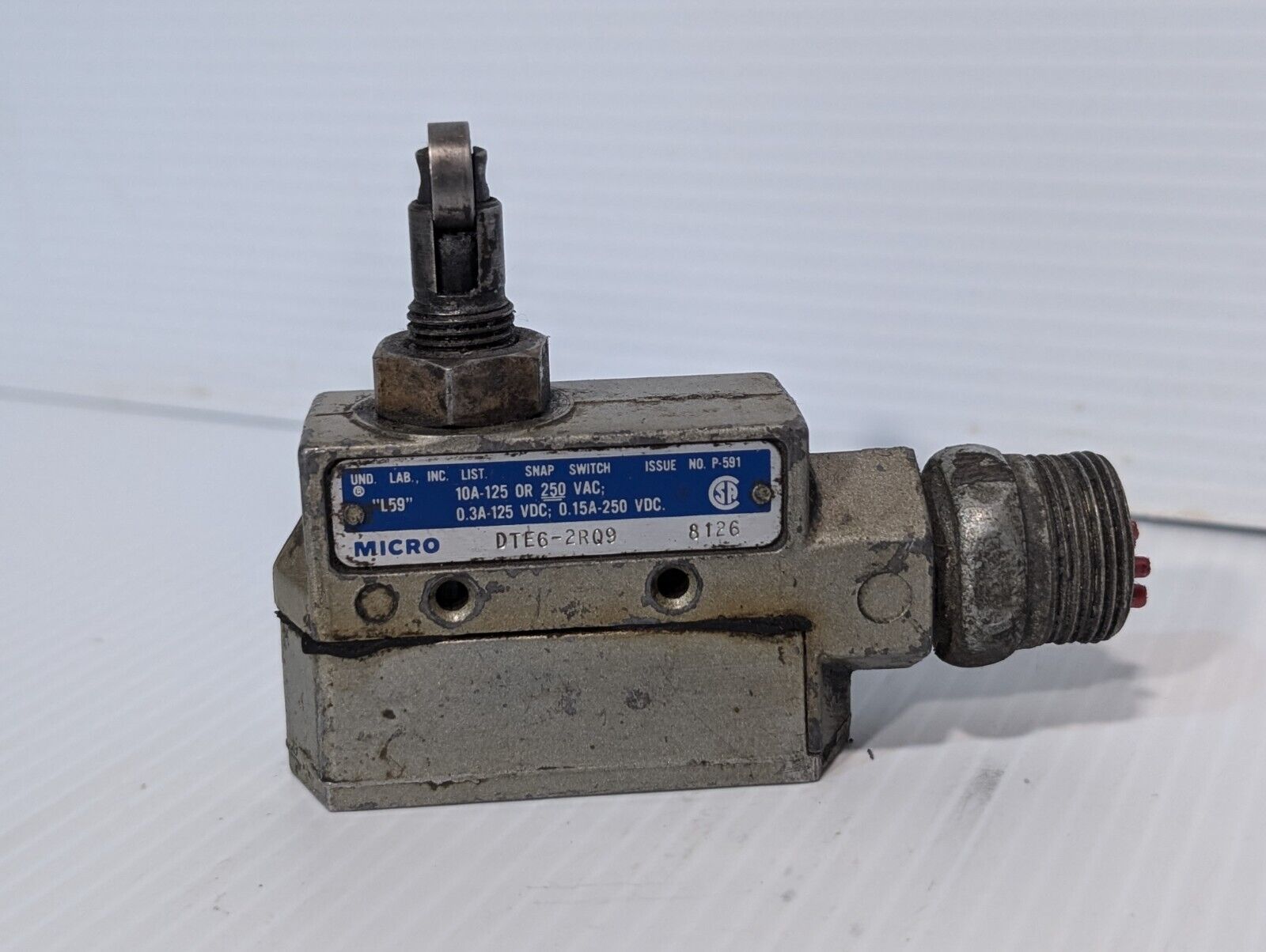 Yamatake Honeywell DTE6-2RQ9 Micro Switch/Limit Switch