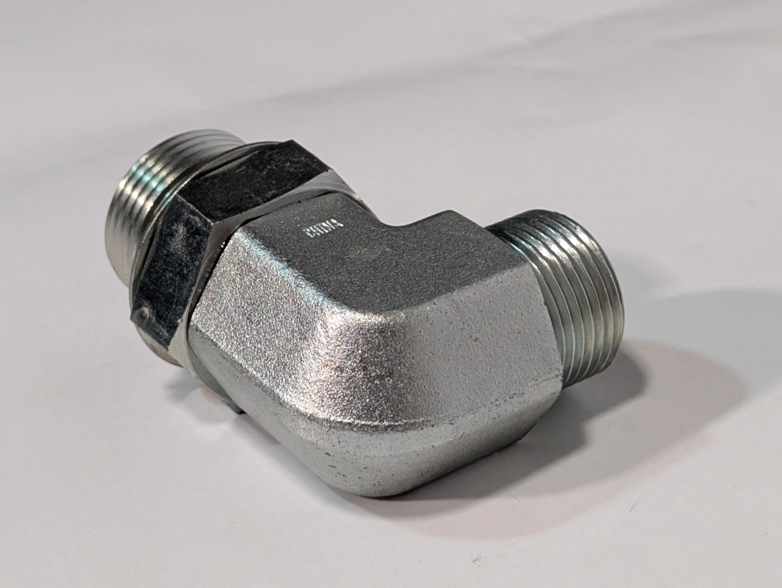 Sullair 02250152-544 Elbow Connector 90°, 1" SAE x 3/4" ORFS Compressor Part