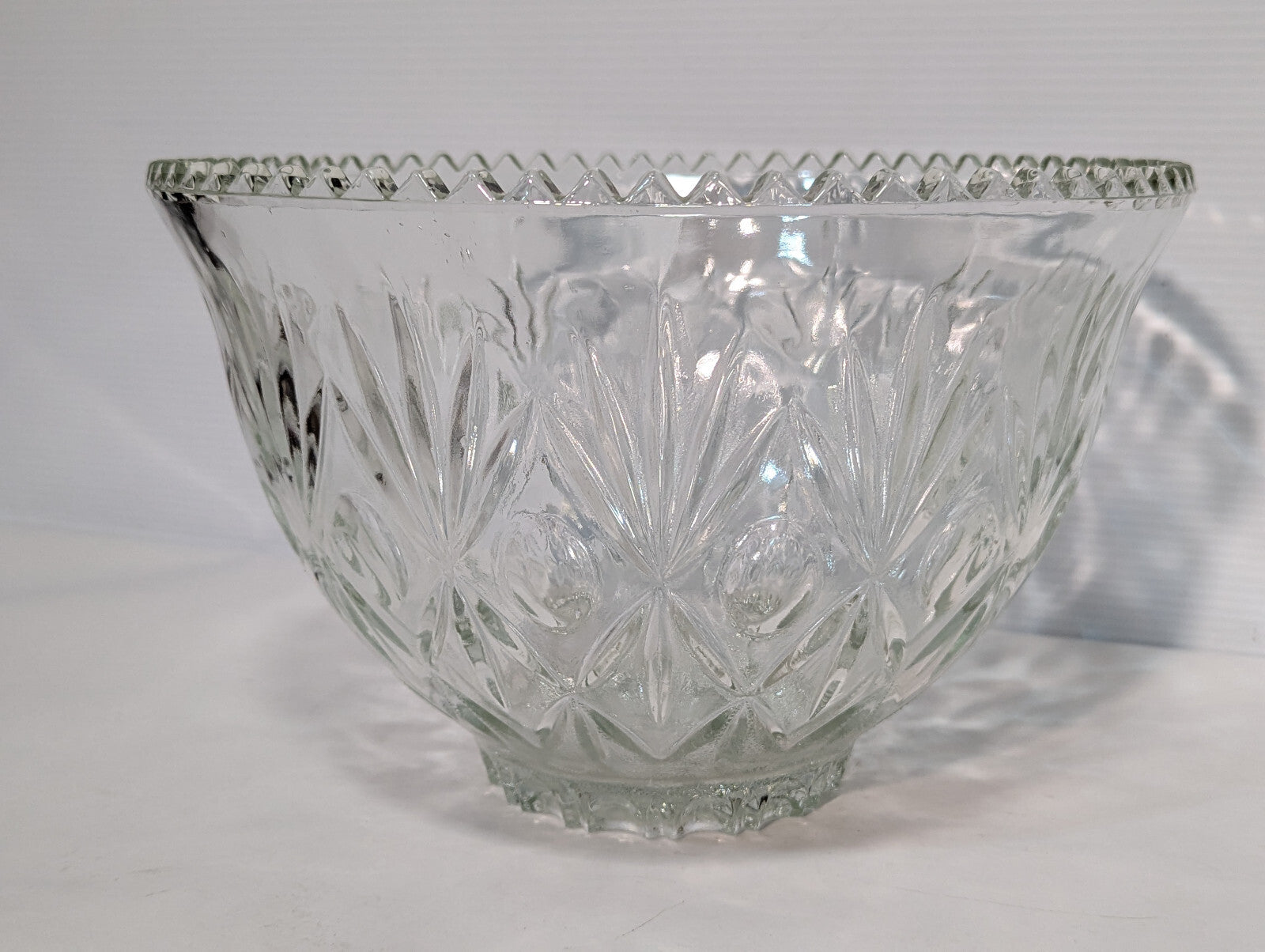 Vintage 14 Piece Crystal Clear Glass Star Scallop Party Punch Bowl Ladel Cup Set