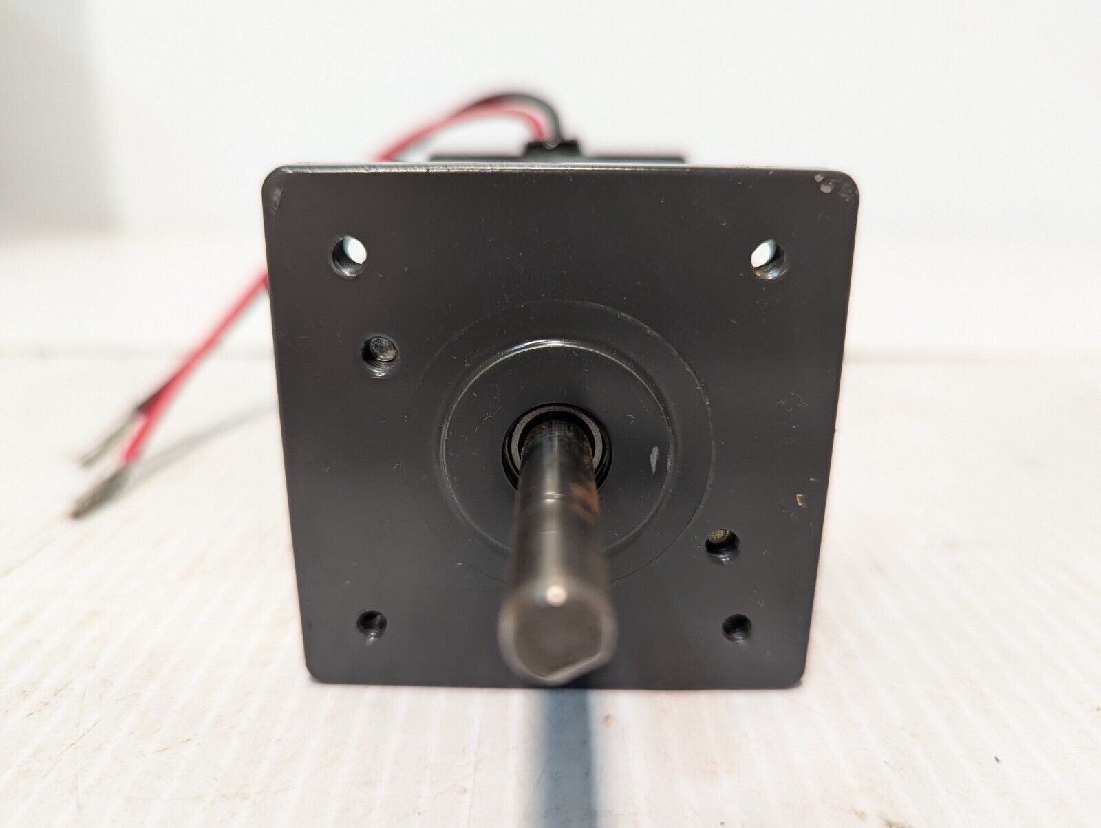 Dayton 4Z142 Permanent Magnet DC Motor, 90VDC, 0.5A, 1/27HP, 1800RPM - Free Ship