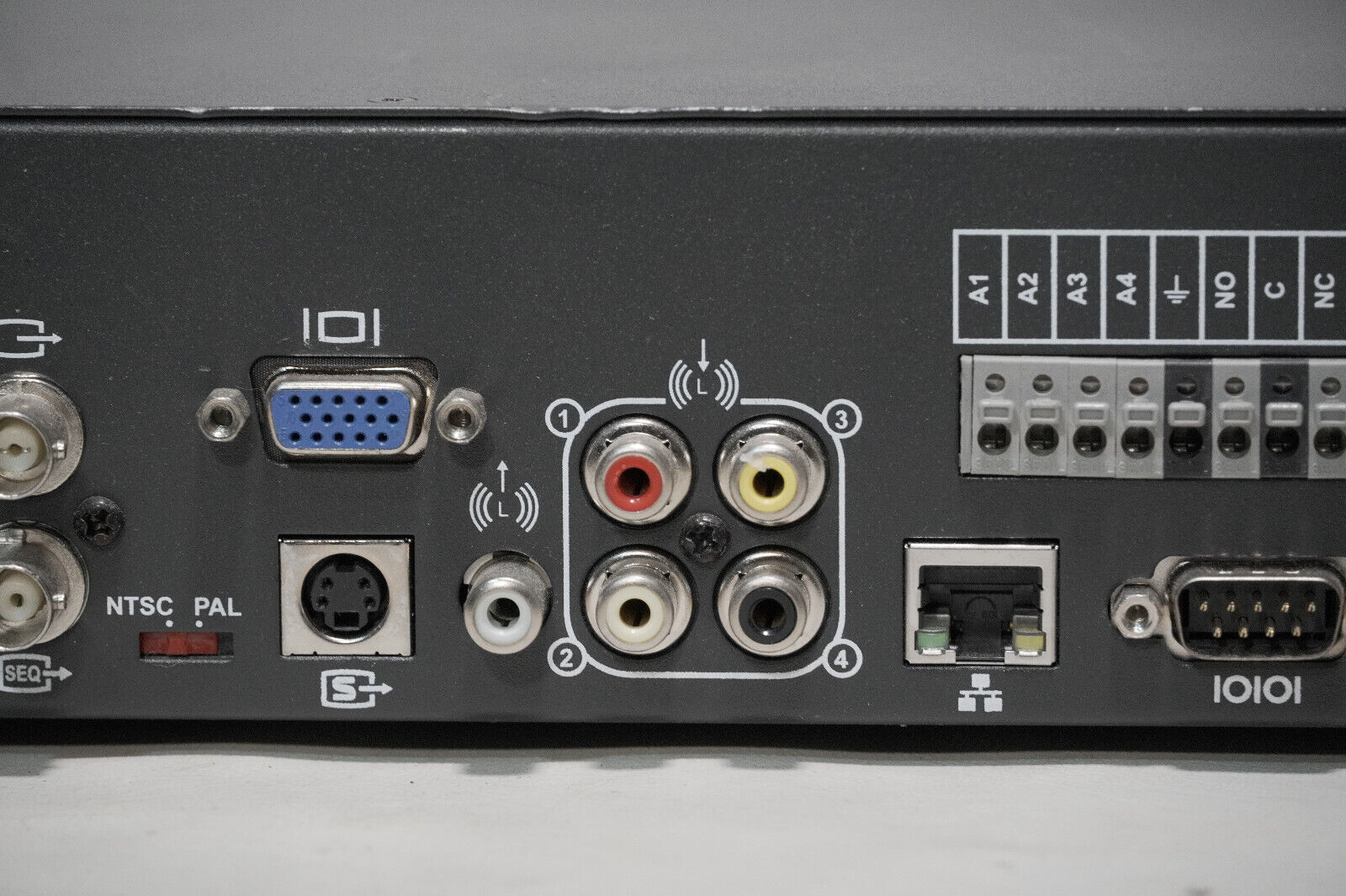 Pelco DX4004-160 Digital Video Recorder DX4000 Series