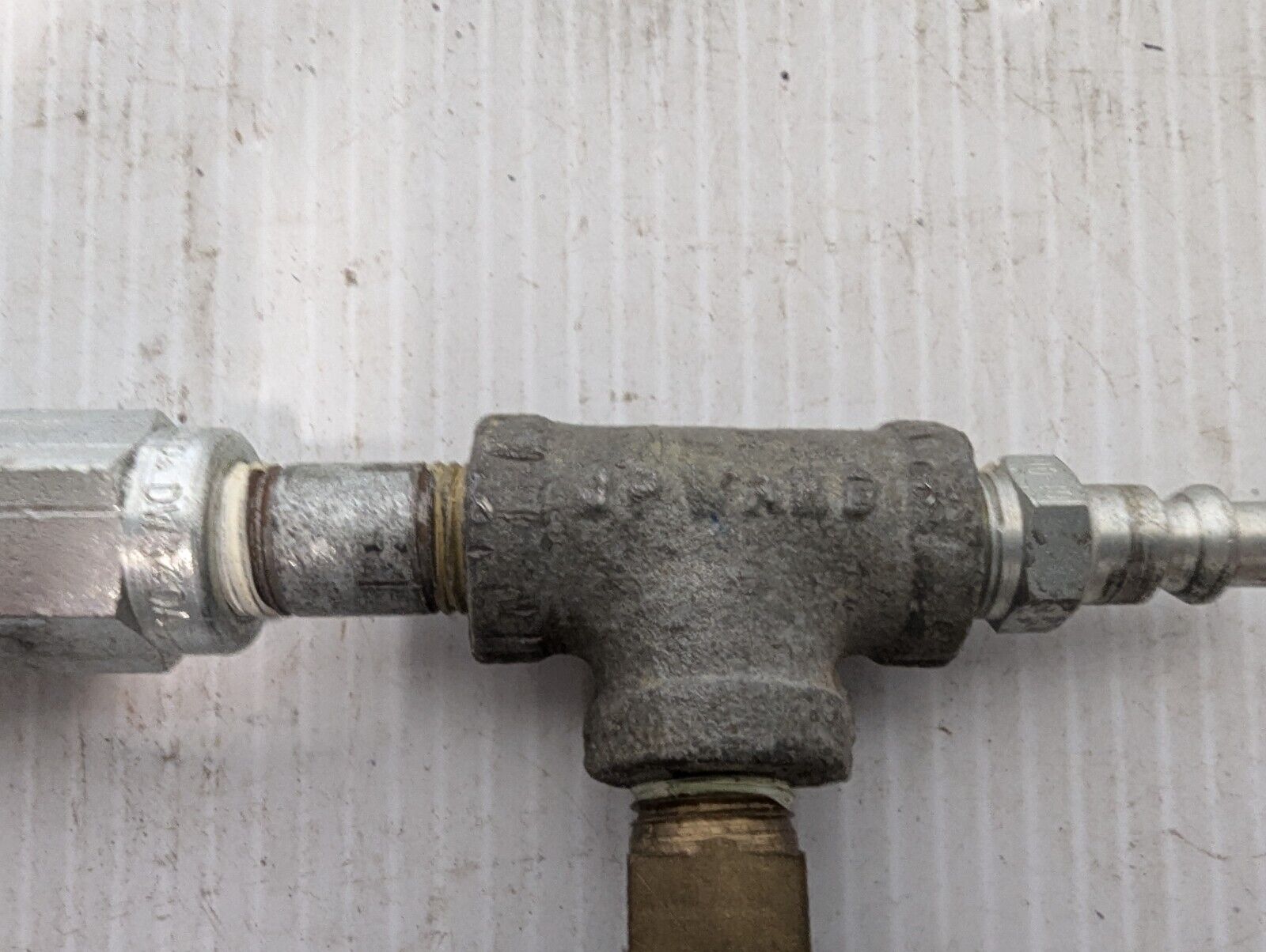USG GY Pressure Gauge w/Fitting, 300psi, 6" - Free Shipping+Returns