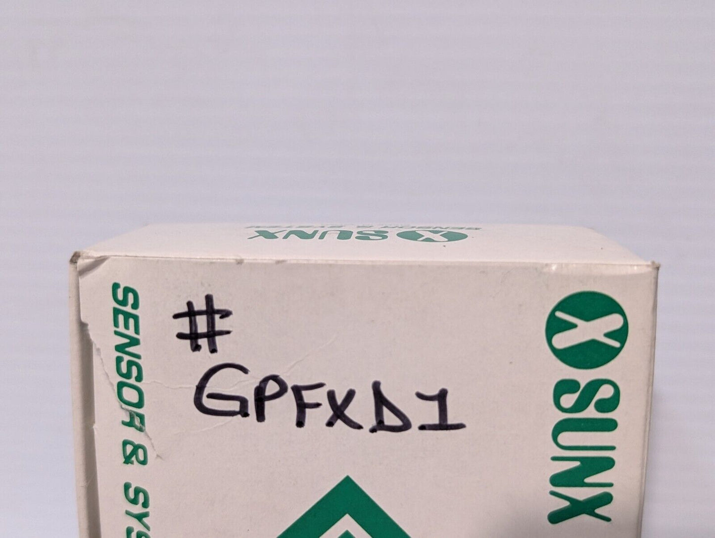 SUNX FX-D1 Fiber Optic Sensor with original box - Free Shipping + Returns.