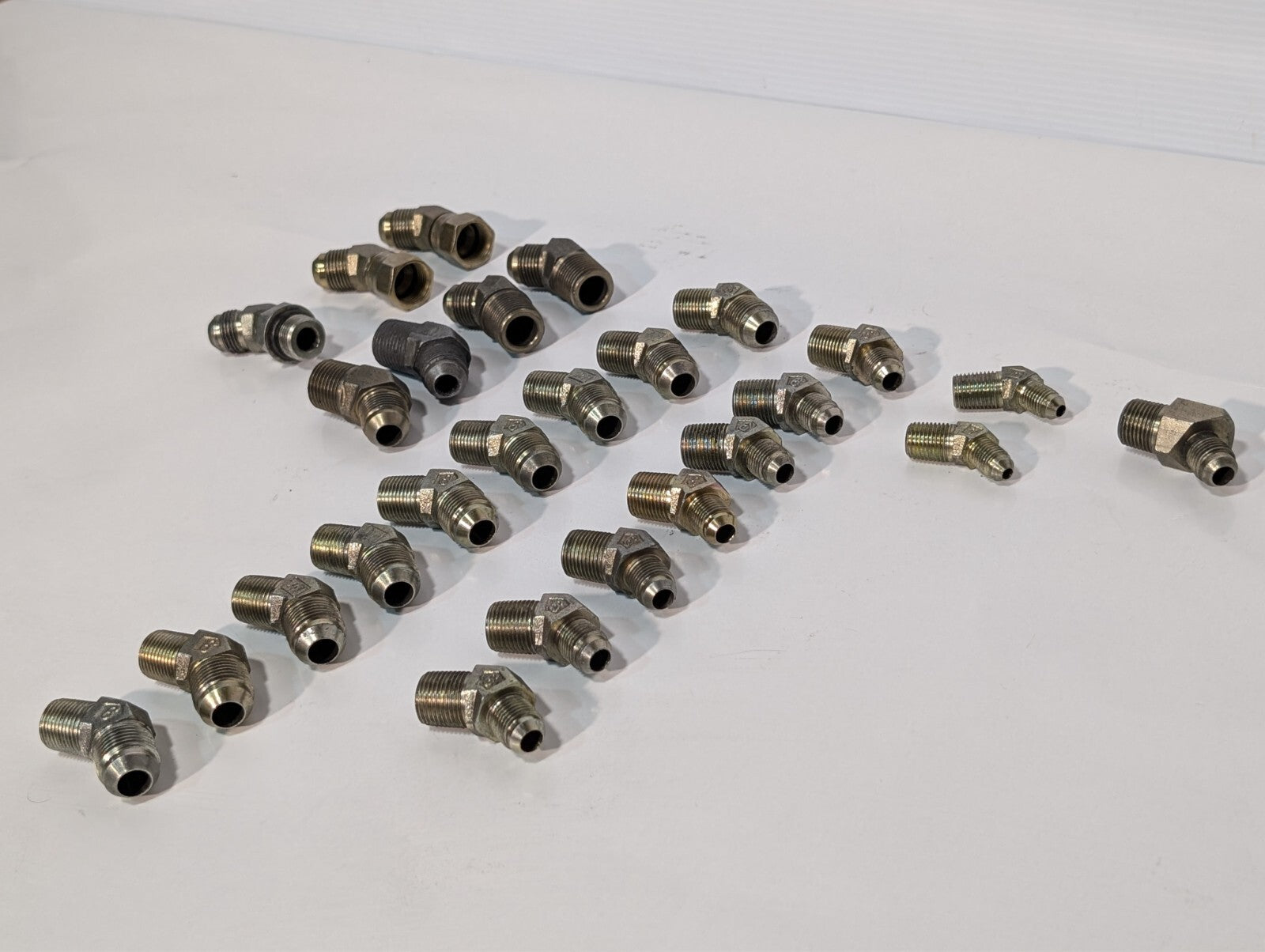 (26) 45 Degree High Pressure Elbow Fittings Adapters, Male-Female, Male-Male