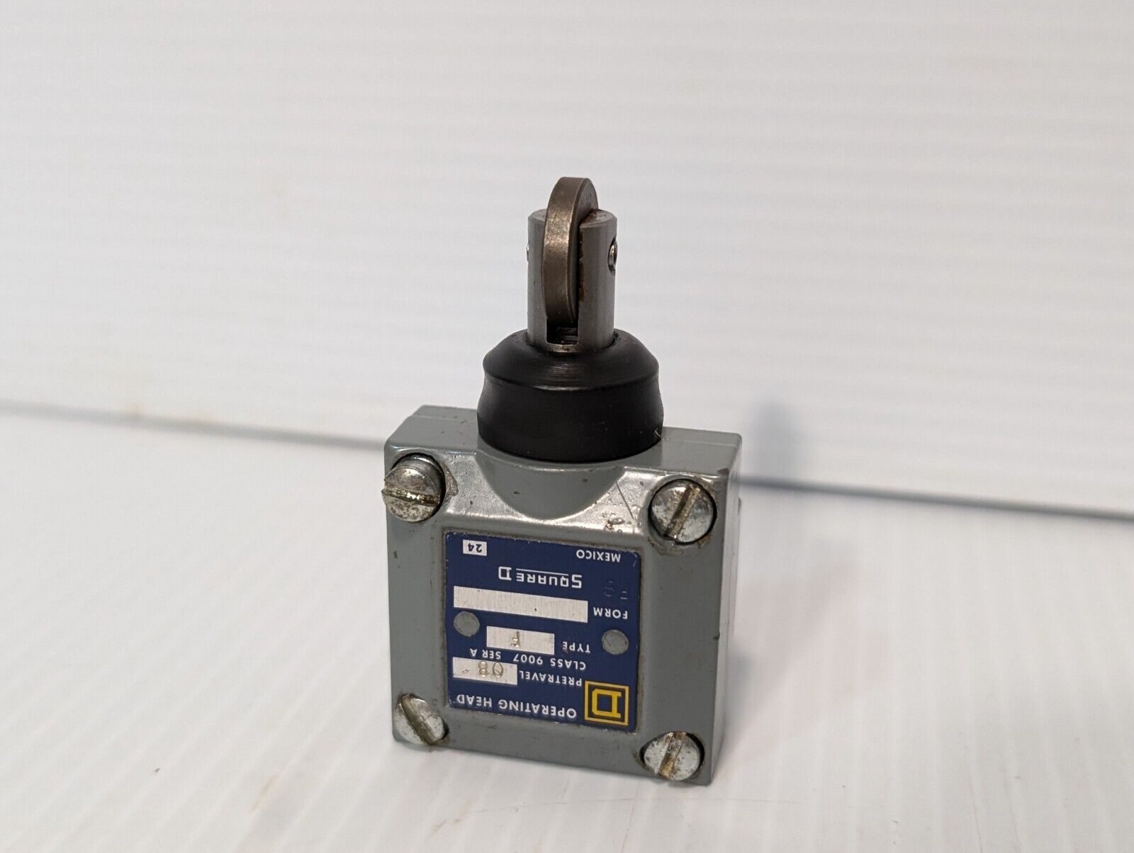 Square D Operating Head, Type: F, 9007 Ser. A, Pretravel: 08