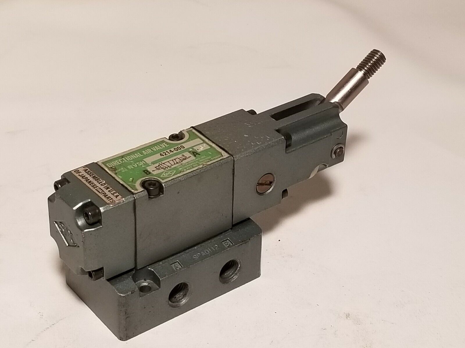 SMC Pneumatics directional air valve NVSH4214-000