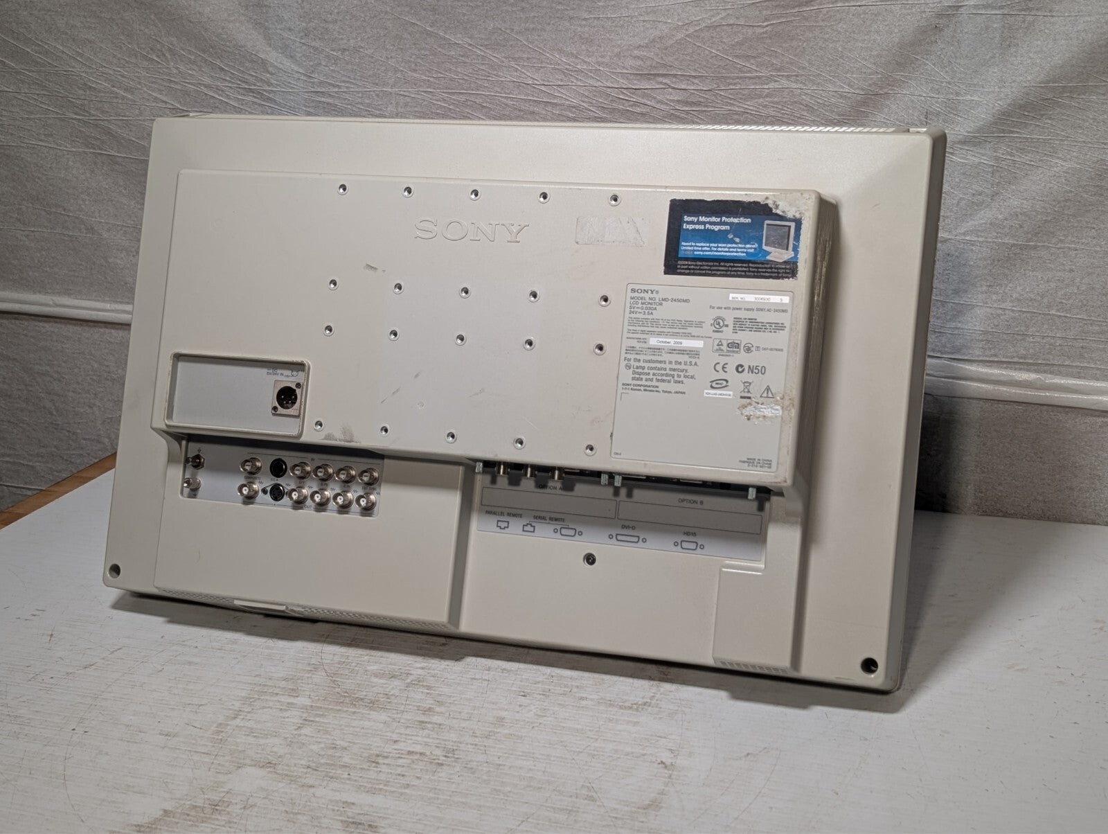 (1) Sony LMD-2450MD LCD Medical Display Monitor