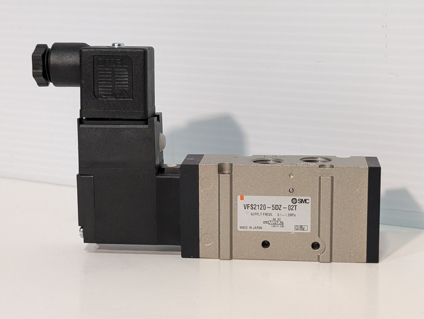SMC VFS2120-5DZ-02T Solenoid Valve, TVFS2B26, 21-26VDC, VFS2000 Series