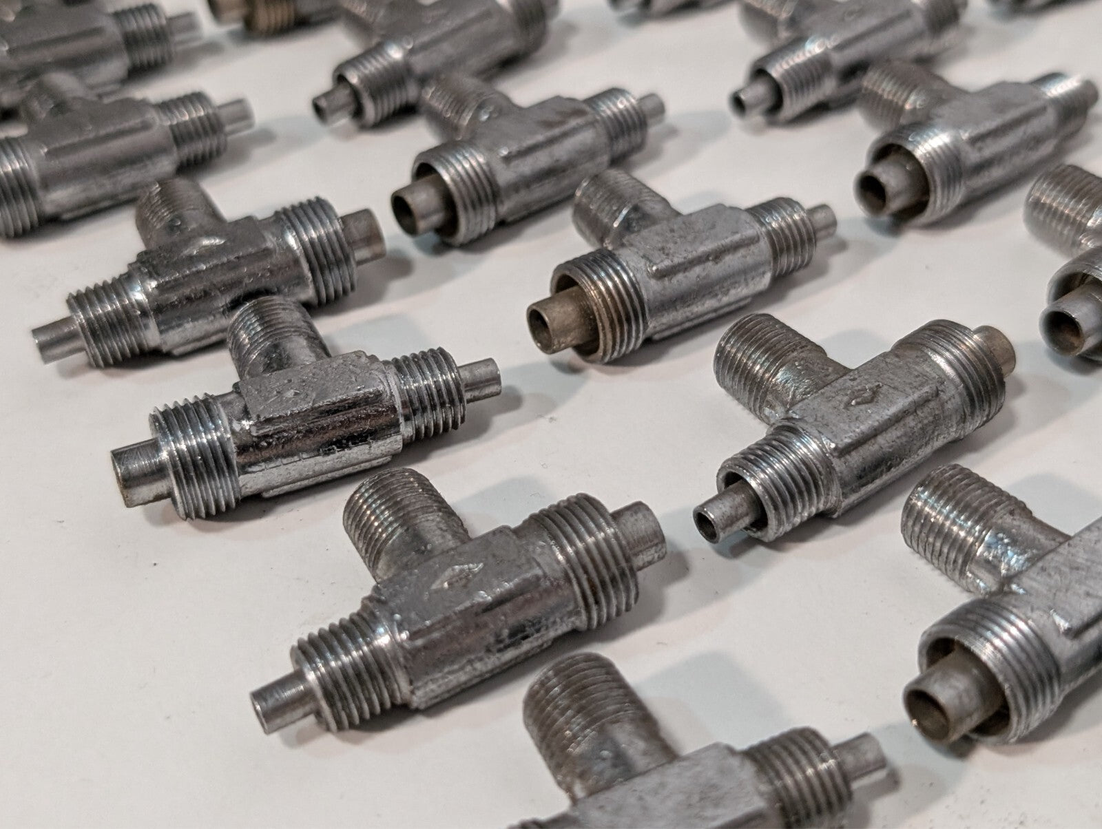 (5) Steel Tee Flared Hydraulic Tube Pipe Thread Fitting