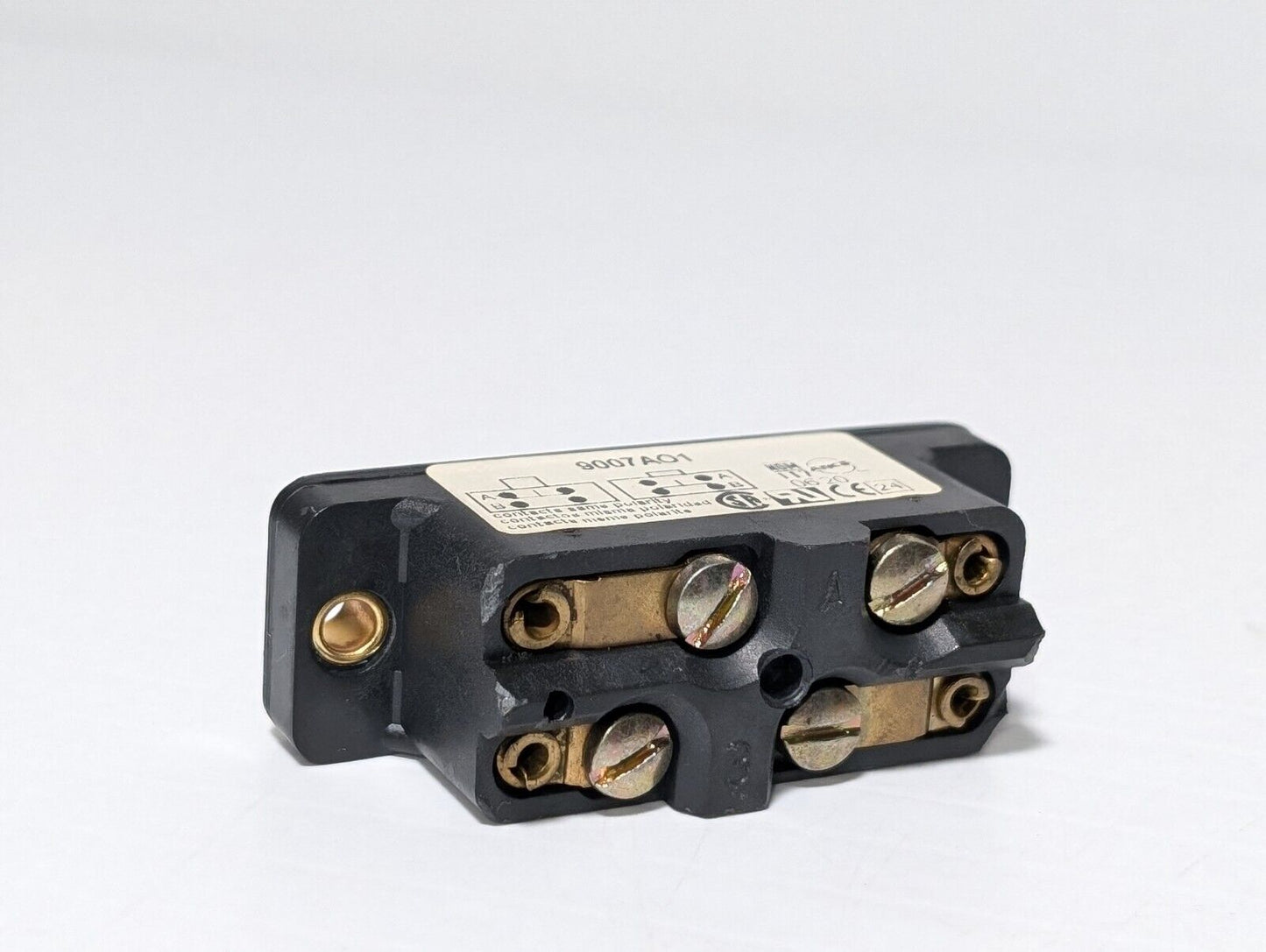 Telemecanique 9007AO1 Snap Action Plunger Actuator Limit Switch 600VAC Max