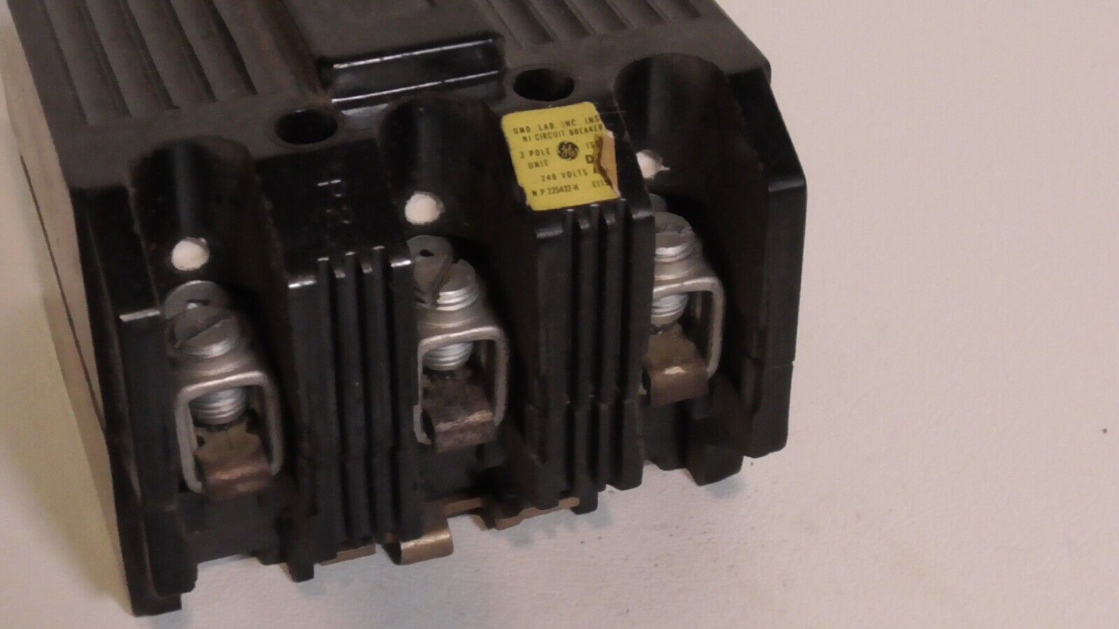 GE TQL32030, 3 poles, 120/240 VAC, 30 A, circuit breaker