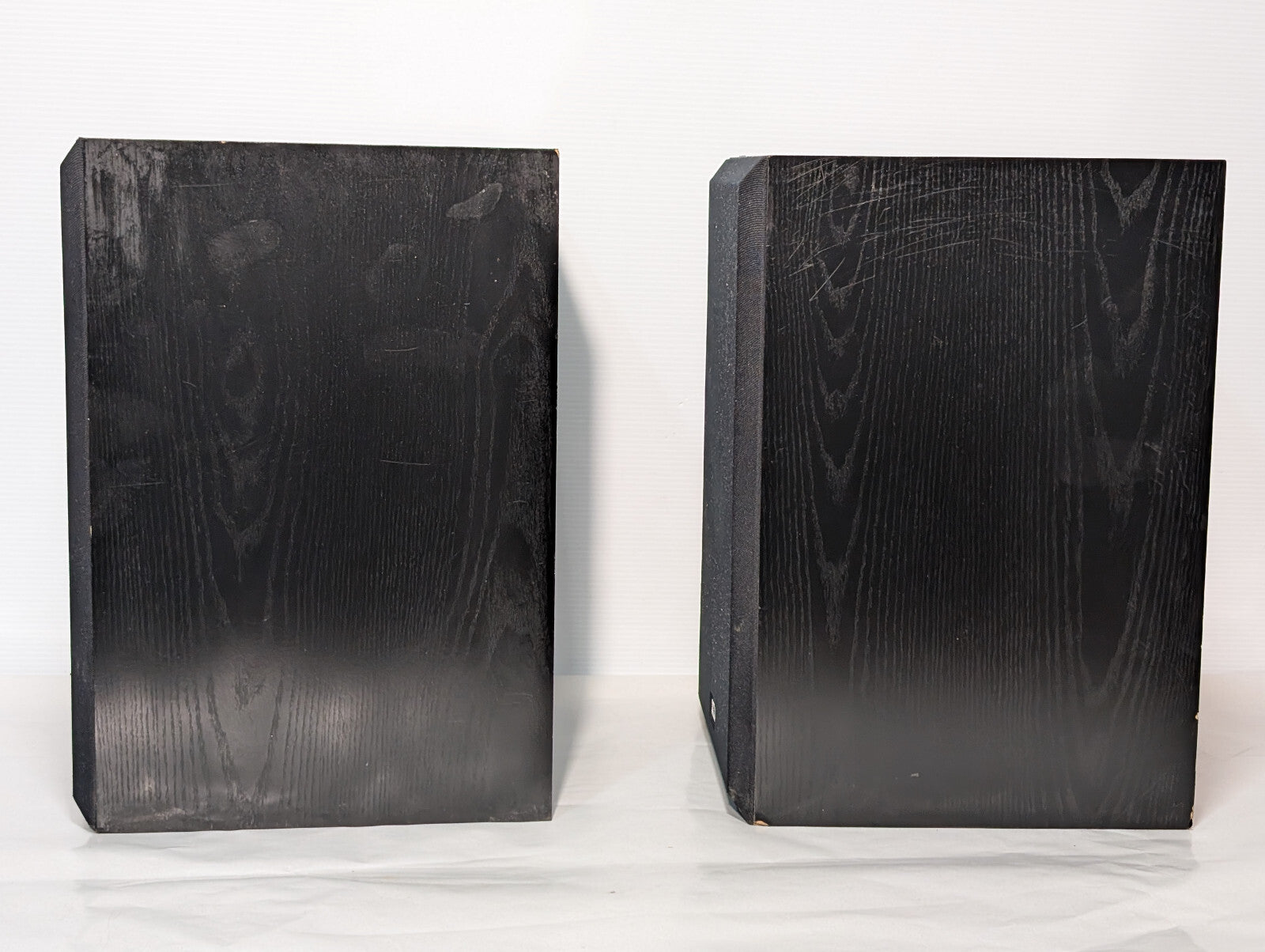 Vintage KLH 900B Black Woodgrain Shelf Speakers, 80Ohm, 50-20kHz, for 5-140W Amp