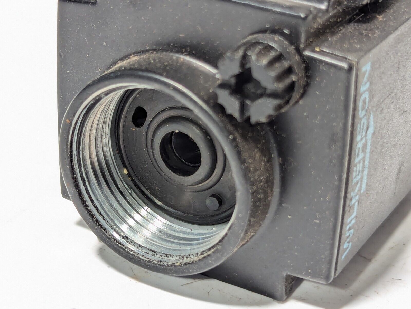 Wilkerson Pneumatic L08-02-KK00 Lubricator, 1/4" NPT, 57.5 CFM as pictured