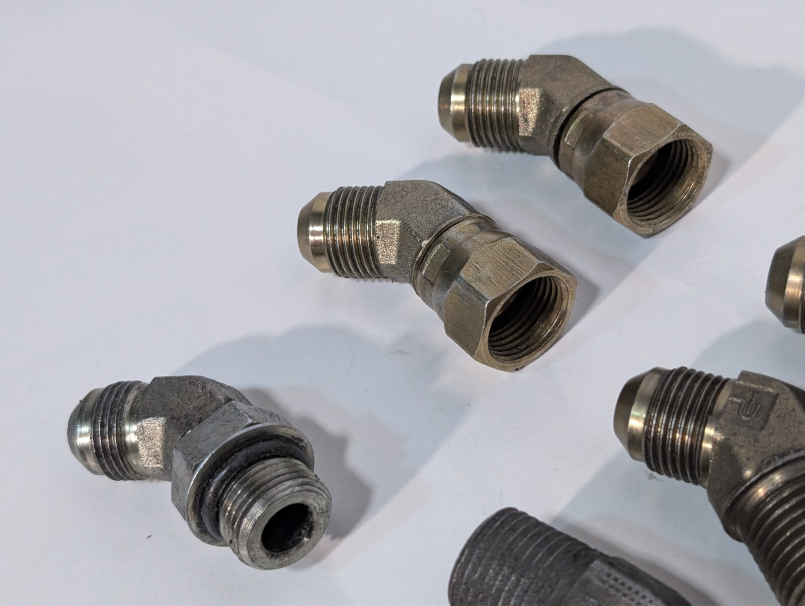 (26) 45 Degree High Pressure Elbow Fittings Adapters, Male-Female, Male-Male