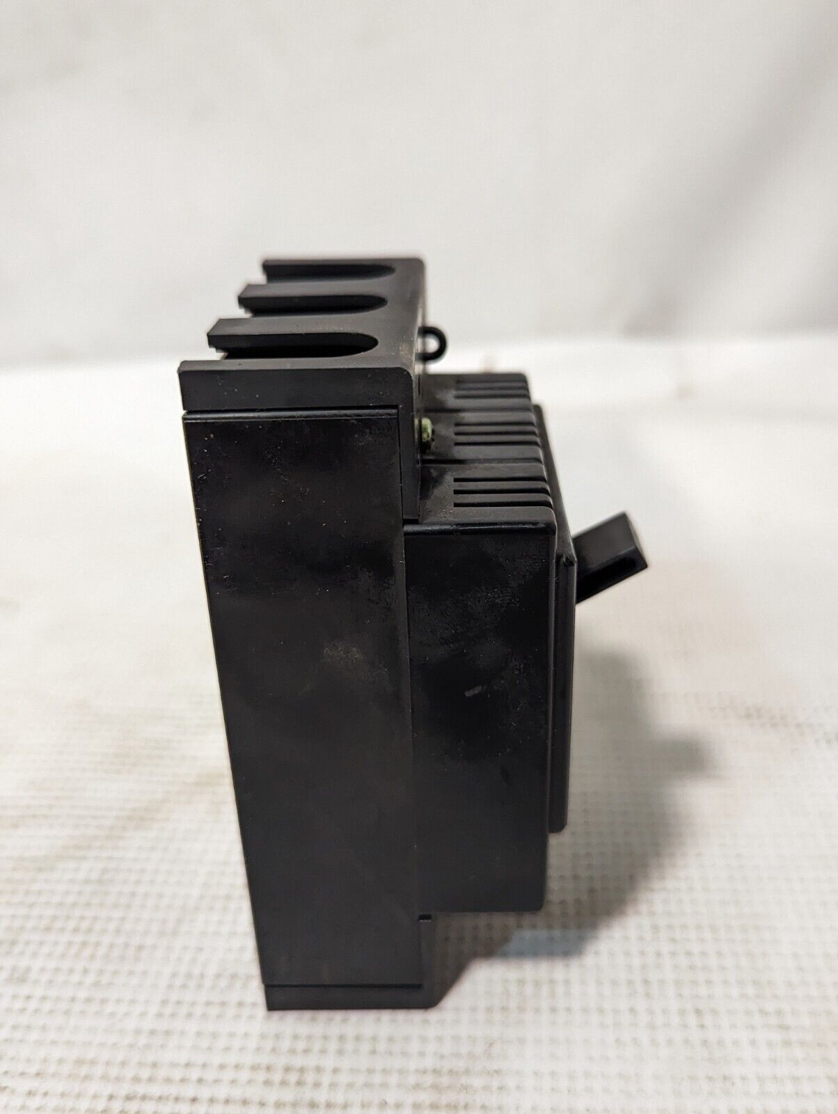 Tempearl B-33E Circuit Breaker, 20A, 220VAC - Free Shipping
