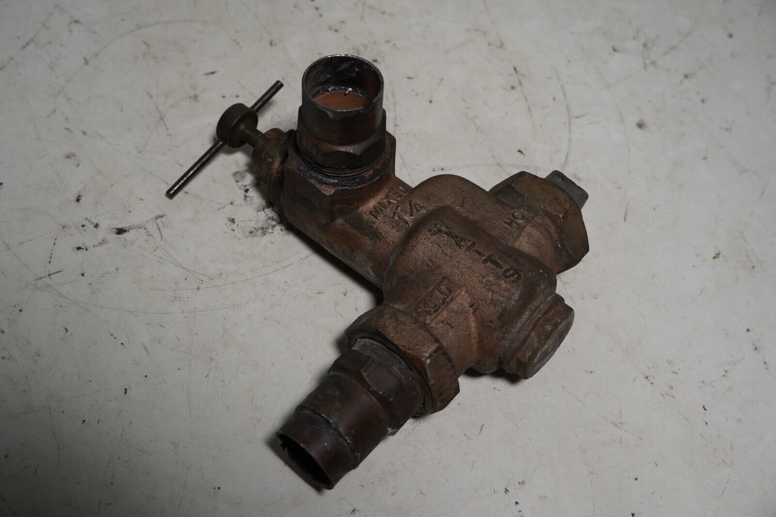 Watts No170 1-1/4" Hot/Cold Mixing Valve Brass