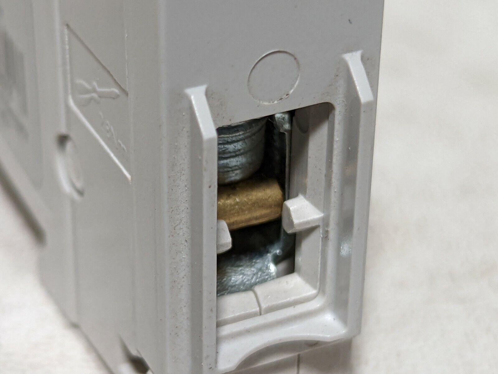 ABB S201U-K5A, 5 amps, 240VAC, 50/60Hz, 1 pole circuit breaker