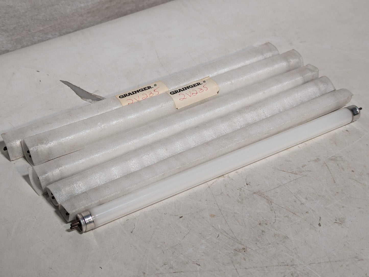 (6) GE LAMPS F8T5/CW Fluorescent, 8 W, T5, Replacement Lights for 2V235