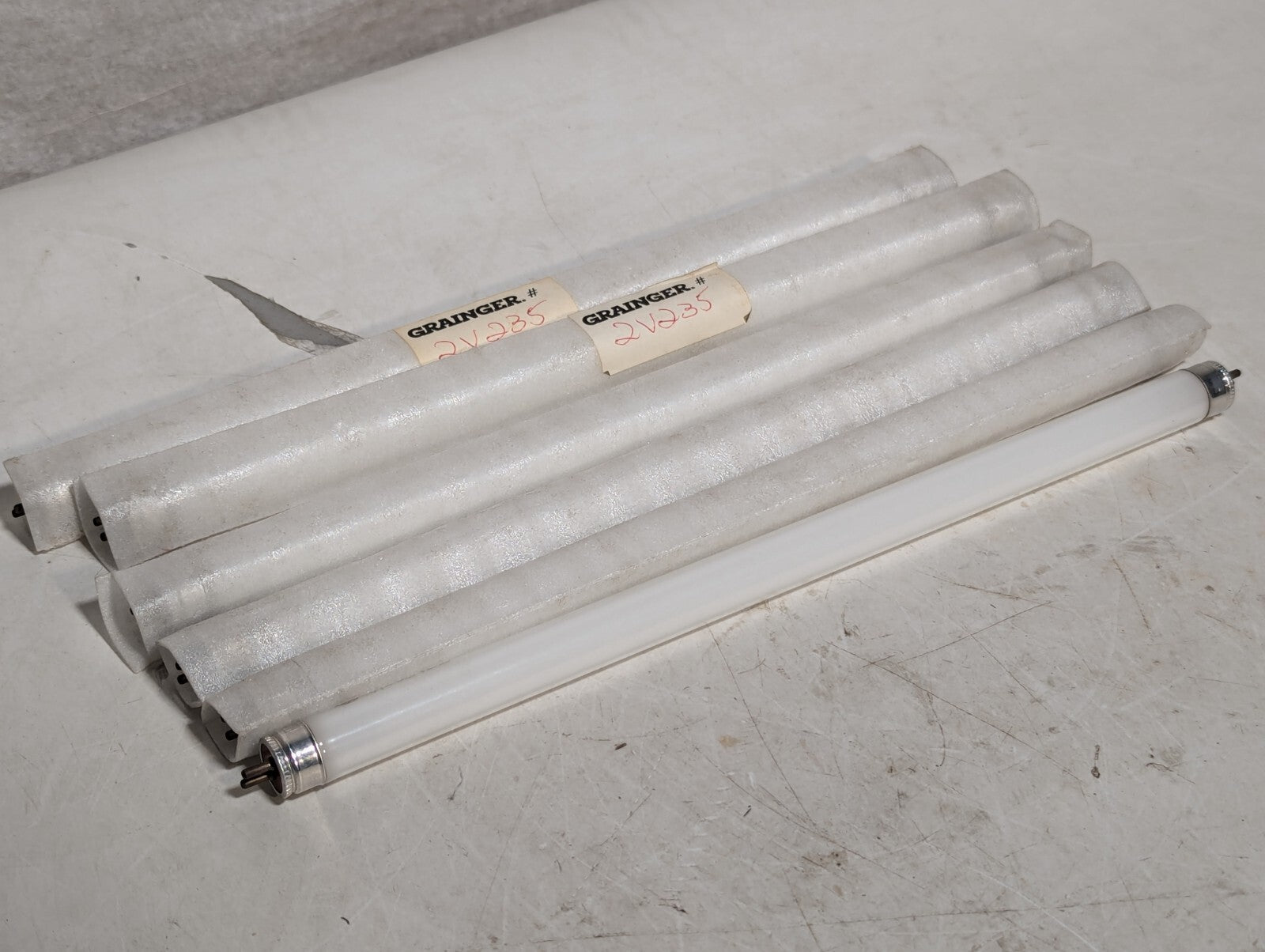 (6) GE LAMPS F8T5/CW Fluorescent, 8 W, T5, Replacement Lights for 2V235