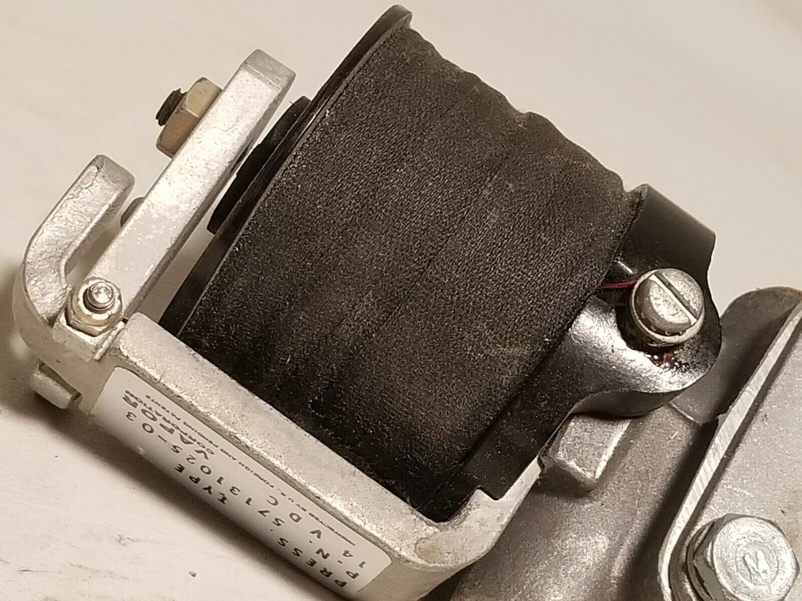 Vapor Corporation valve, press. type, P.N. 57131025-03, 14VDC