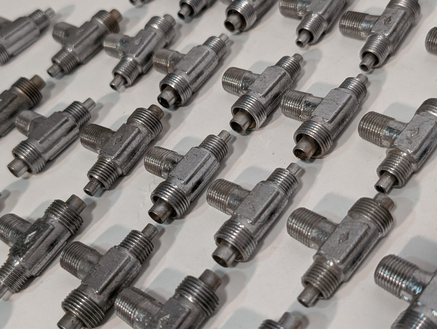 (5) Steel Tee Flared Hydraulic Tube Pipe Thread Fitting