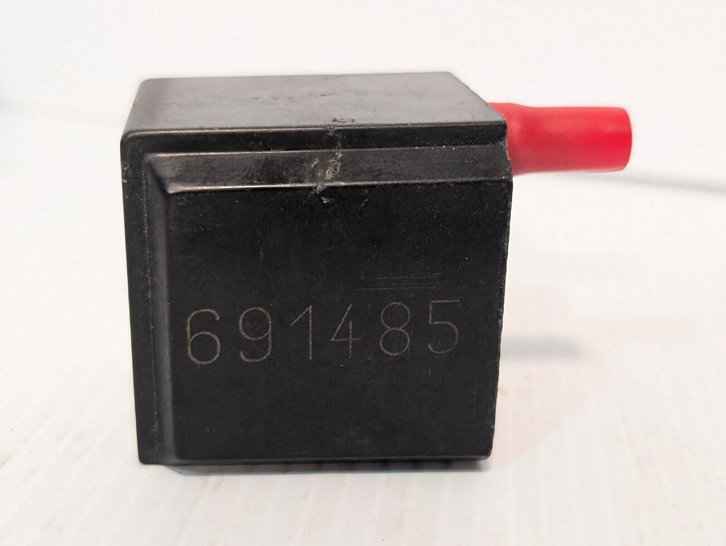Vickers (Eaton Co) 691485 Solenoid Coil, 110-120VAC & Returns