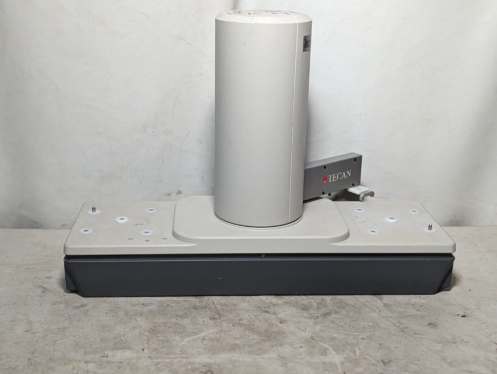 Tecan Twister microplate handler as pictured