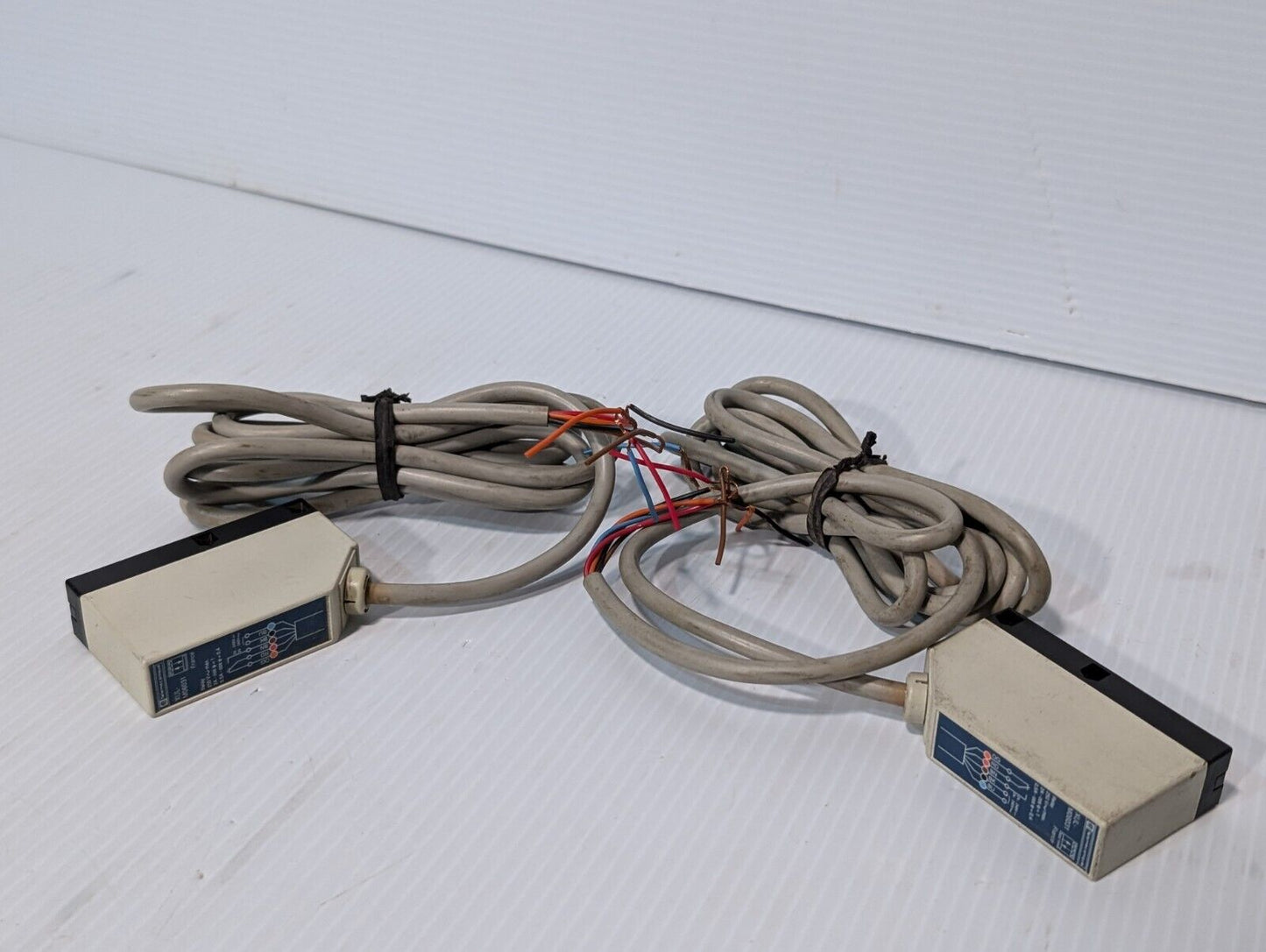 Telemecanique XUL-M06031 Photoelectric Sensor, 250 V Max, as pictured