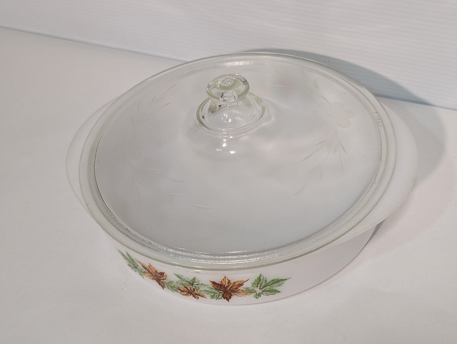 Vintage GlasBake J-2429 Round 8" Casserole Dish With Pyrex 624.C Glass Cover