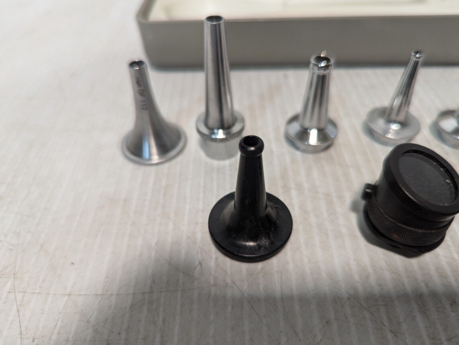 Storz N0300 aural magnifier set with specula and case as pictured- Free Shipping