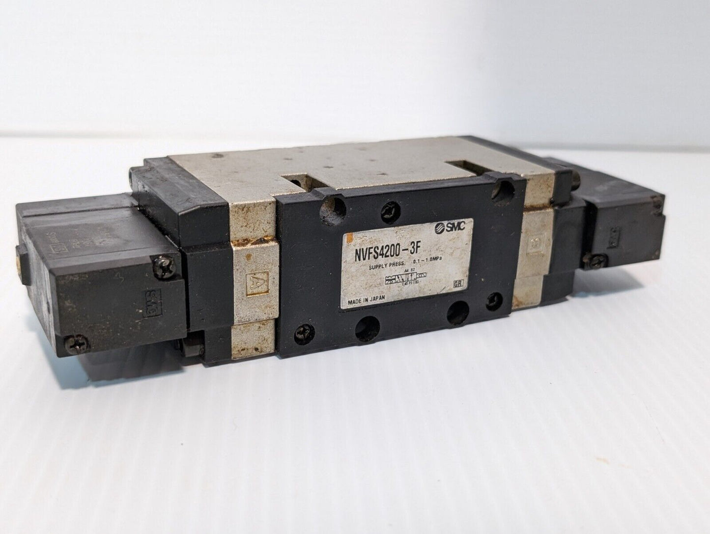 SMC NVFS4200-3F Pneumatic Solenoid Valve Supply Press. 0.1-1 MPa - Free Shipping