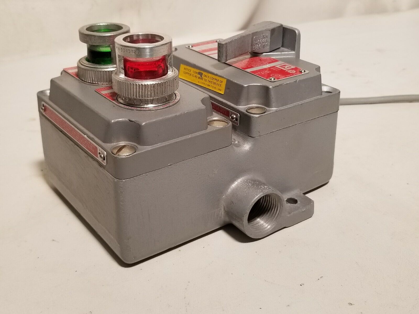 Killark SWB-11 w/ XCS-0B30-GL-RL, XS-1C for hazardous locations, aluminum alloy