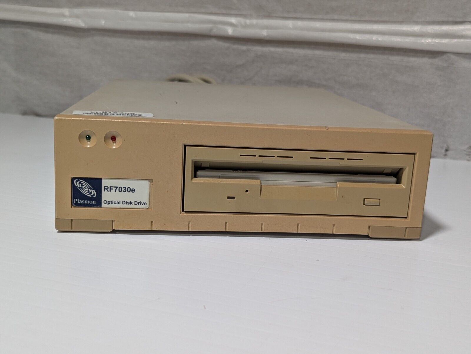 Plasmon RF7030e External Multifunction Magneto-Optical SCSI Disk Drive